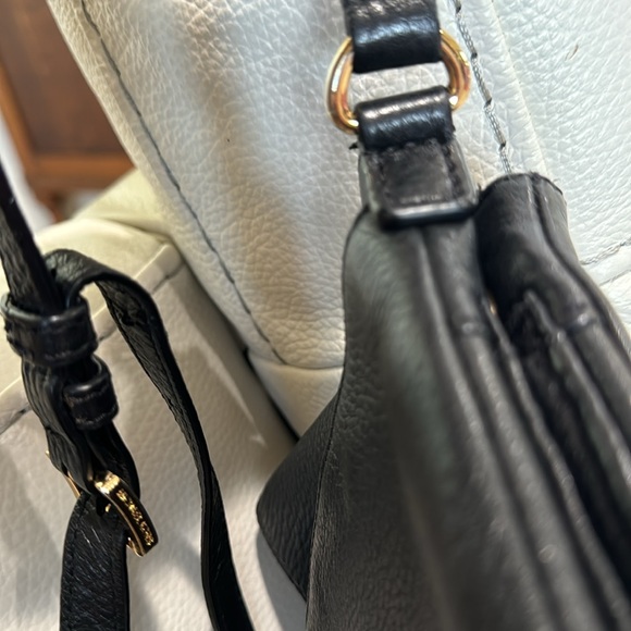 Authentic Leather Michael Kors crossbody bag. - Picture 13 of 14